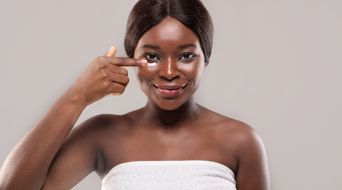 HOW TO MASSAGE YOUR UNDER EYES FOR BETTER ABSORPTION OF PRODUCTS